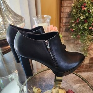 Black Stanco Heels With Zipper On Side Shoes